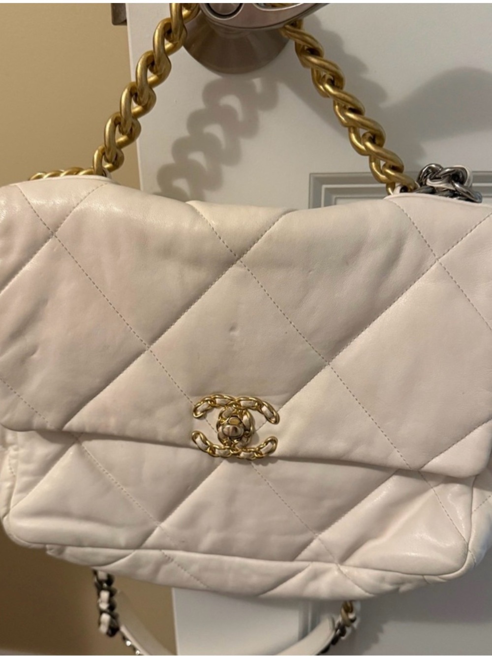 Chanel 19 Large